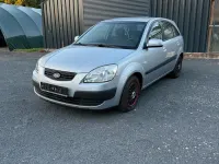 Gebraucht Kia Rio 96 PS (70 kW) 2007 Silber Kleinwagen