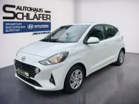 Gebraucht Hyundai i10 Trend 84 PS (61 kW) 2022 Weiß Kleinwagen