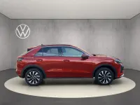 Neu VW T-Roc Life 116 PS (85 kW) 2026 Flame red metallic SUV
