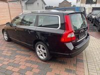 Gebraucht Volvo V70 Summum 163 PS (119 kW) 2012 Schwarz Kombi