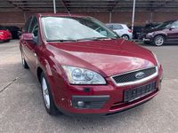 Gebraucht Ford Focus Ghia 101 PS (74 kW) 2005 Rot Kombi