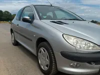 Gebraucht Peugeot 206 75 PS (55 kW) 2000 Silber Kleinwagen