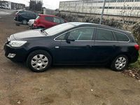 Gebraucht Opel Astra 140 PS (102 kW) 2011 Schwarz Kombi