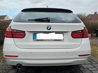 Gebraucht BMW 318 143 PS (105 kW) 2013 Weiß Limousine