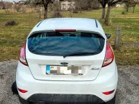 Gebraucht Ford Fiesta SYNC Edition 80 PS (58 kW) 2013 Weiß Limousine