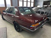 Gebraucht BMW 528 184 PS (135 kW) 1983 Burgundrot Limousine