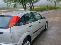 Second-hand Ford Focus 101 CP (74 kW) 2002 Argintiu Hatchback