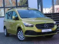 Gebraucht Mercedes T180 131 PS (96 kW) 2024 Gelb Van / Kleinbus