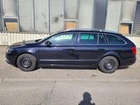 Gebraucht Skoda Superb Exclusive 140 PS (102 kW) 2013 Schwarz Kombi