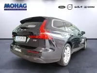 Używany Volvo V60 Core 163 KM (119 kW) 2024 Czarny Kombi