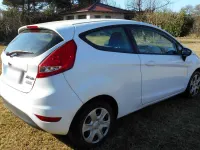 Gebraucht Ford Fiesta Trend 60 PS (44 kW) 2012 Weiß Limousine