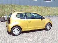 Usado VW up! move up! 60 HP (44 kW) 2016 Amarelo Citadino