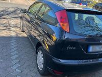Second-hand Ford Focus 101 CP (74 kW) 2004 Negru Hatchback