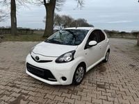 Gebraucht Toyota Aygo 69 PS (50 kW) 2014 Weiß Kleinwagen