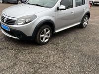 Gebraucht Dacia Sandero Stepway 84 PS (61 kW) 2012 Platingrau Kleinwagen
