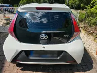 Gebraucht Toyota Aygo 69 PS (50 kW) 2017 Weiß Kleinwagen