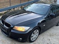 Gebraucht BMW 318 Basis 143 PS (105 kW) 2011 Schwarz Kombi