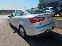 Gebraucht Kia Rio 140 PS (102 kW) 2017 Silber Limousine