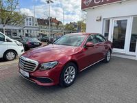 Gebraucht Mercedes E220 Business 194 PS (142 kW) 2018 Hyazinthrot (designolack) Limousine