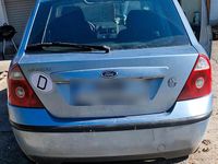 Gebraucht Ford Mondeo 125 PS (91 kW) 2004 Blau Limousine