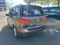 Gebraucht VW Touran Highline 140 PS (102 kW) 2014 Braun Van / Kleinbus