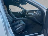 Gebraucht Volvo XC60 Plus 250 PS (183 kW) 2025 Crystal weiß perleffekt SUV