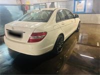 Gebraucht Mercedes C180 156 PS (114 kW) 2007 Weiß Limousine