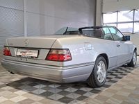Gebraucht Mercedes E220 150 PS (110 kW) 1997 Silber Cabrio
