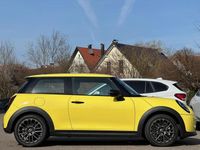 Gebraucht Mini Cooper 114 kW (156 PS) 2025 Sunny side yellow (metallic) Kleinwagen
