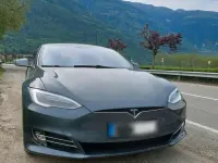 Usado Tesla Model S 235 kW (320 CV) 2016 Gris Utilitario