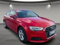 Gebraucht Audi A3 Ambiente 150 PS (110 kW) 2017 Rot Limousine