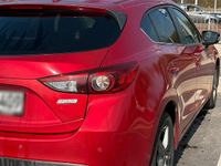 Gebraucht Mazda 3 105 PS (77 kW) 2017 Rot Kleinwagen