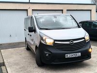 Usata Opel Vivaro 2015 Argento Monovolume