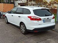 Gebraucht Ford Focus Ambiente 101 PS (74 kW) 2014 Weiß Kombi