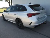 Neu Skoda Octavia RS 265 PS (194 kW) 2025 Silber (reflexsilber metallic) Kombi