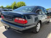 Gebraucht Mercedes E200 Elegance 136 PS (100 kW) 2000 Blau Limousine