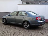 Gebraucht VW Jetta 150 PS (110 kW) 2005 Grau Limousine