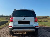 Gebraucht Skoda Yeti Ambition 150 PS (110 kW) 2016 Weiß SUV