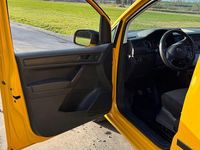 Gebraucht VW T6.1 102 PS (75 kW) 2020 Gelb Van