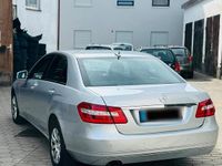 Używany Mercedes E250 204 KM (150 kW) 2009 Srebrny Sedan/Limuzyna