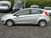 Gebraucht Ford Fiesta Trend 82 PS (60 kW) 2013 Polarsilber metallic Kleinwagen