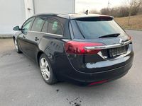 Gebraucht Opel Insignia Sport 140 PS (102 kW) 2014 Karbonschw graphitschw midnigh Kombi