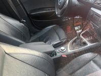 Gebraucht BMW 118 122 PS (89 kW) 2004 Schwarz Kleinwagen