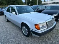 Gebraucht Mercedes 200 75 PS (55 kW) 1990 Weiß Limousine
