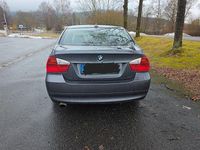 Gebraucht BMW 320 150 PS (110 kW) 2005 Grau Limousine