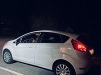 Gebraucht Ford Fiesta 82 PS (60 kW) 2009 Weiß Kleinwagen