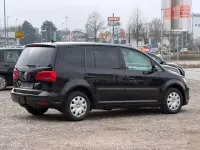 Gebraucht VW Touran 105 PS (77 kW) 2011 Schwarz Van / Kleinbus