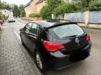 Gebraucht Opel Astra 116 PS (85 kW) 2010 Schwarz Kleinwagen