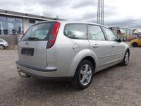Gebraucht Ford Focus Ghia 136 PS (100 kW) 2005 Silber Limousine