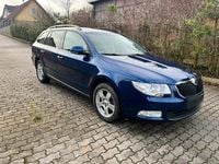 Gebraucht Skoda Superb 105 PS (77 kW) 2011 Blau Kombi